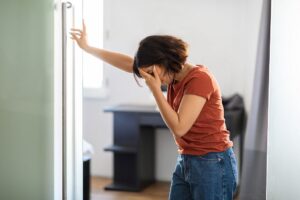 Zaburzenia równowagi i zawroty głowy - kiedy problem może mieć źródło laryngologiczne